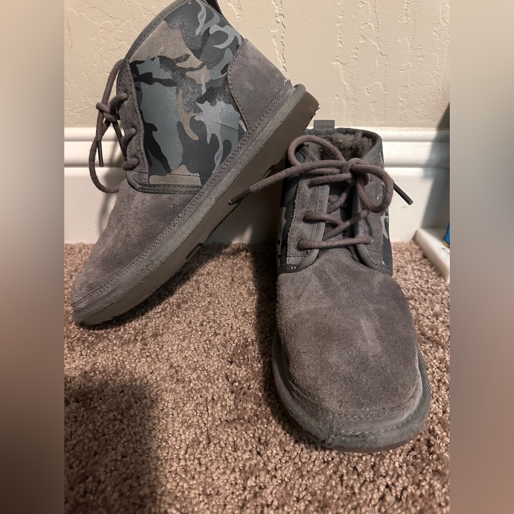 EUC UGG boots- size 6- grey camo- Sherpa lace up shoe